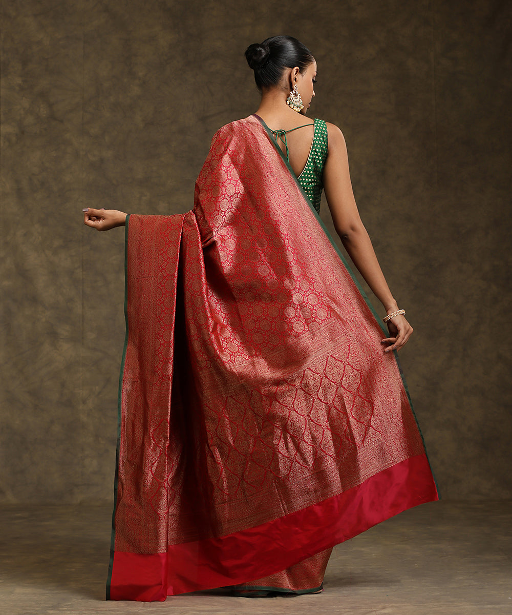 Magenta_Handloom_Pure_Katan_Silk_Kimkhab_Banarasi_Saree_With_Green_Selvedge_WeaverStory_03