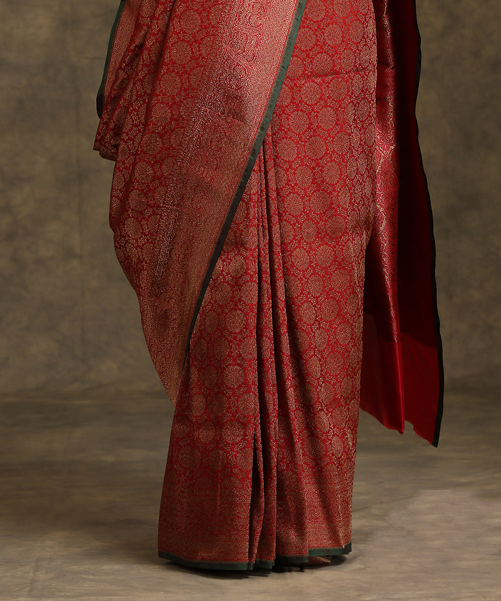 Magenta_Handloom_Pure_Katan_Silk_Kimkhab_Banarasi_Saree_With_Green_Selvedge_WeaverStory_04