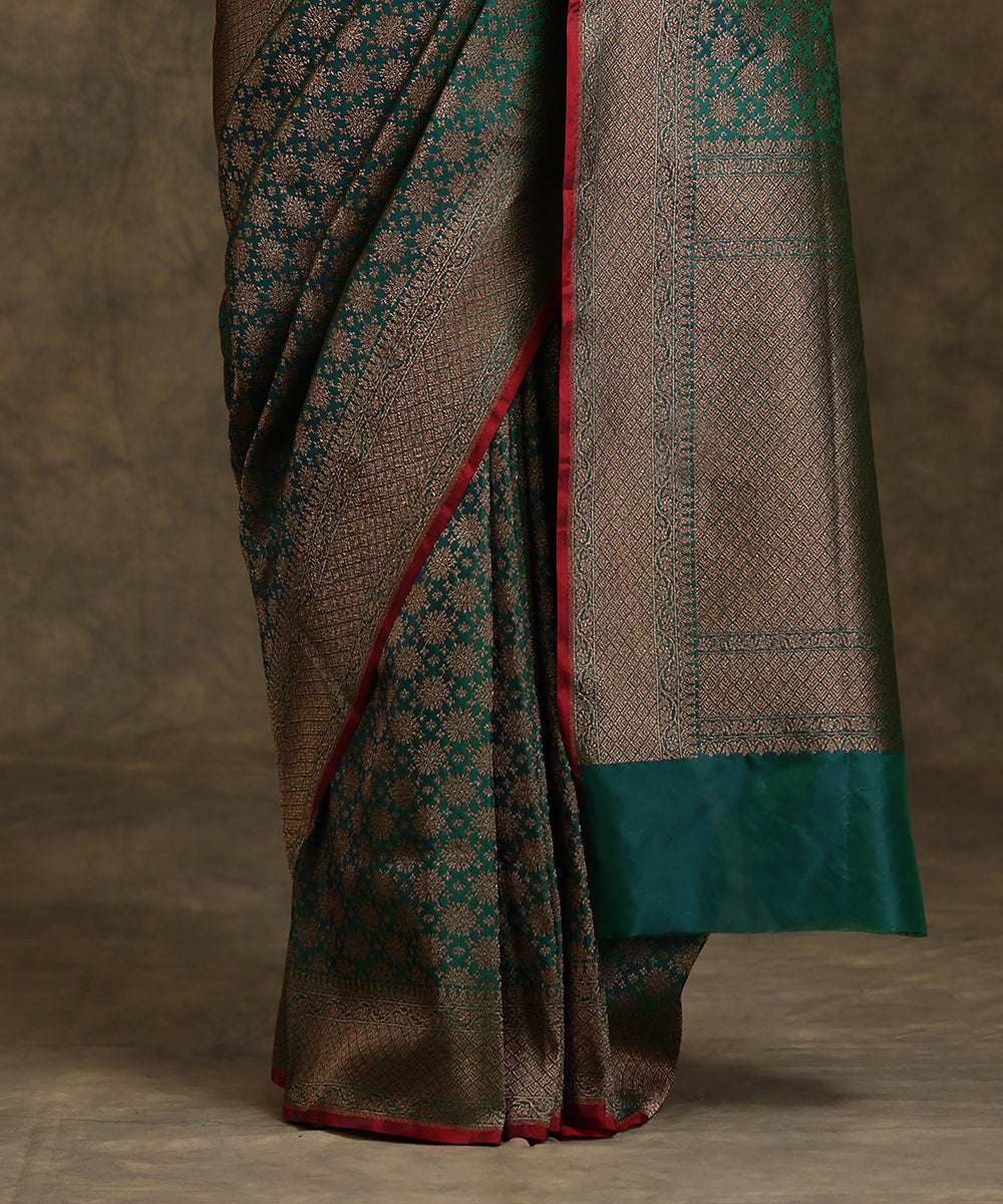 Handloom_Green_Double_Shade_Pure_Katan_Silk_Kimkhab_Banarasi_Saree_With_Maroon_Selvedge_WeaverStory_04