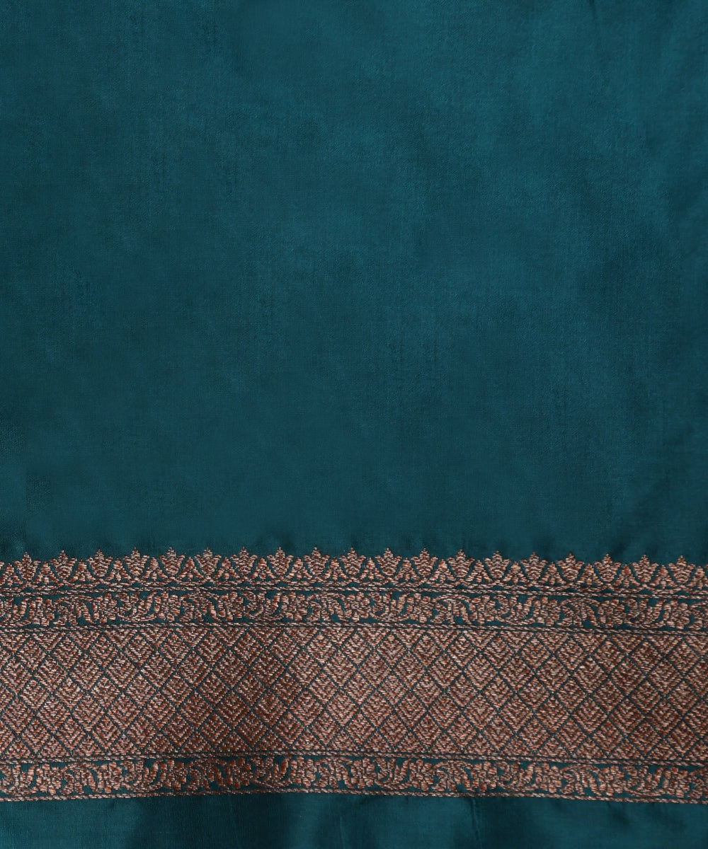 Teal_Green_Handloom_Pure_Katan_Silk_Kimkhab_Banarasi_Saree_With_Maroon_Selvedge_WeaverStory_05