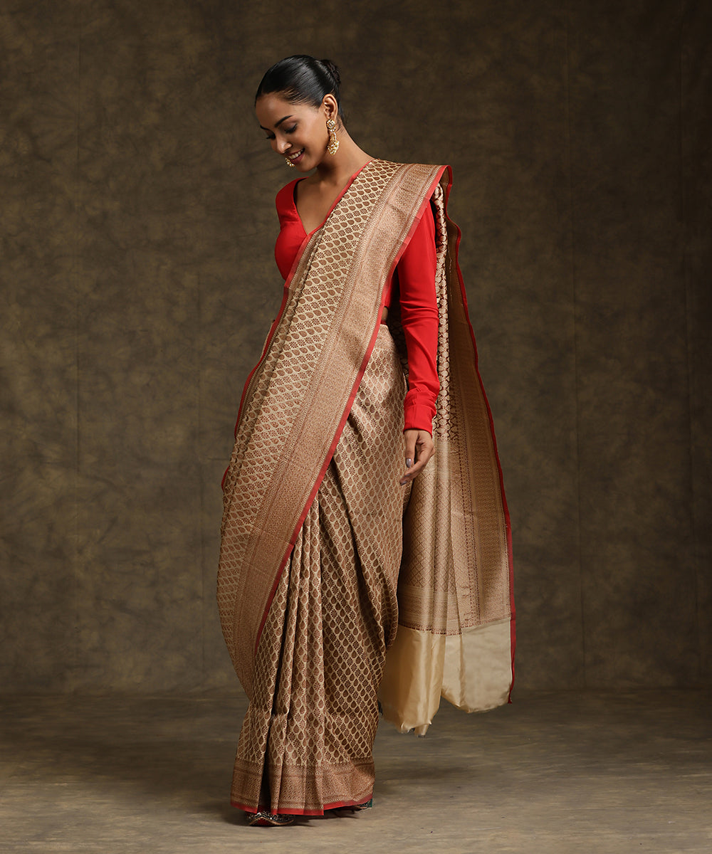 Handloom_Cream_Pure_Katan_Silk_Kimkhab_Banarasi_Saree_With_Red_Selvedge_WeaverStory_02