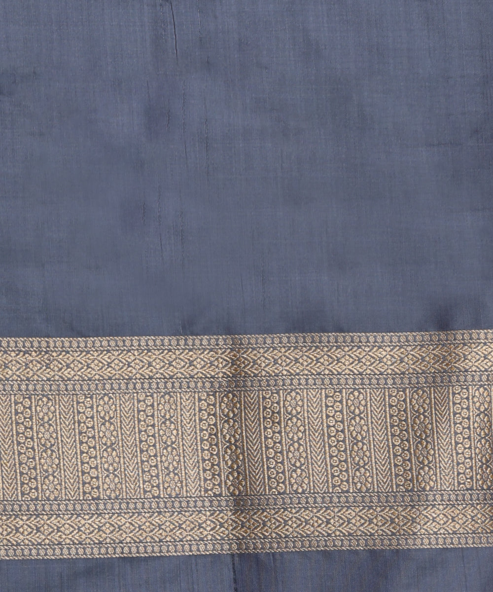 Handloom_Pewter_Grey_Pure_Katan_Silk_Banarasi_Kimkhab_Saree_WeaverStory_05