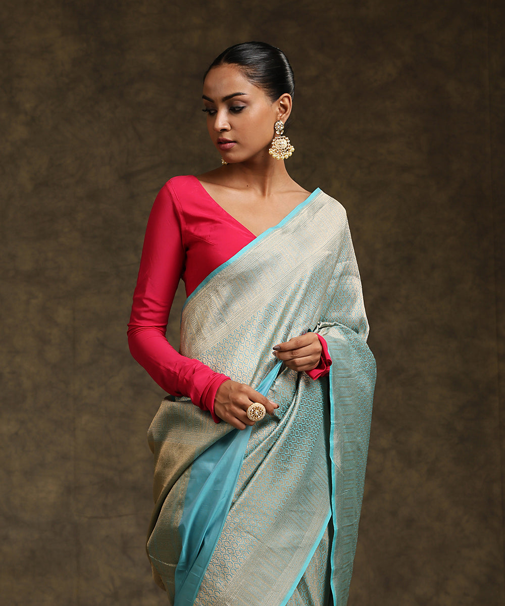 Powder_Blue_Handloom_Pure_Katan_Silk_Kimkhab_Banarasi_Saree_With_Silver_Zari_WeaverStory_01