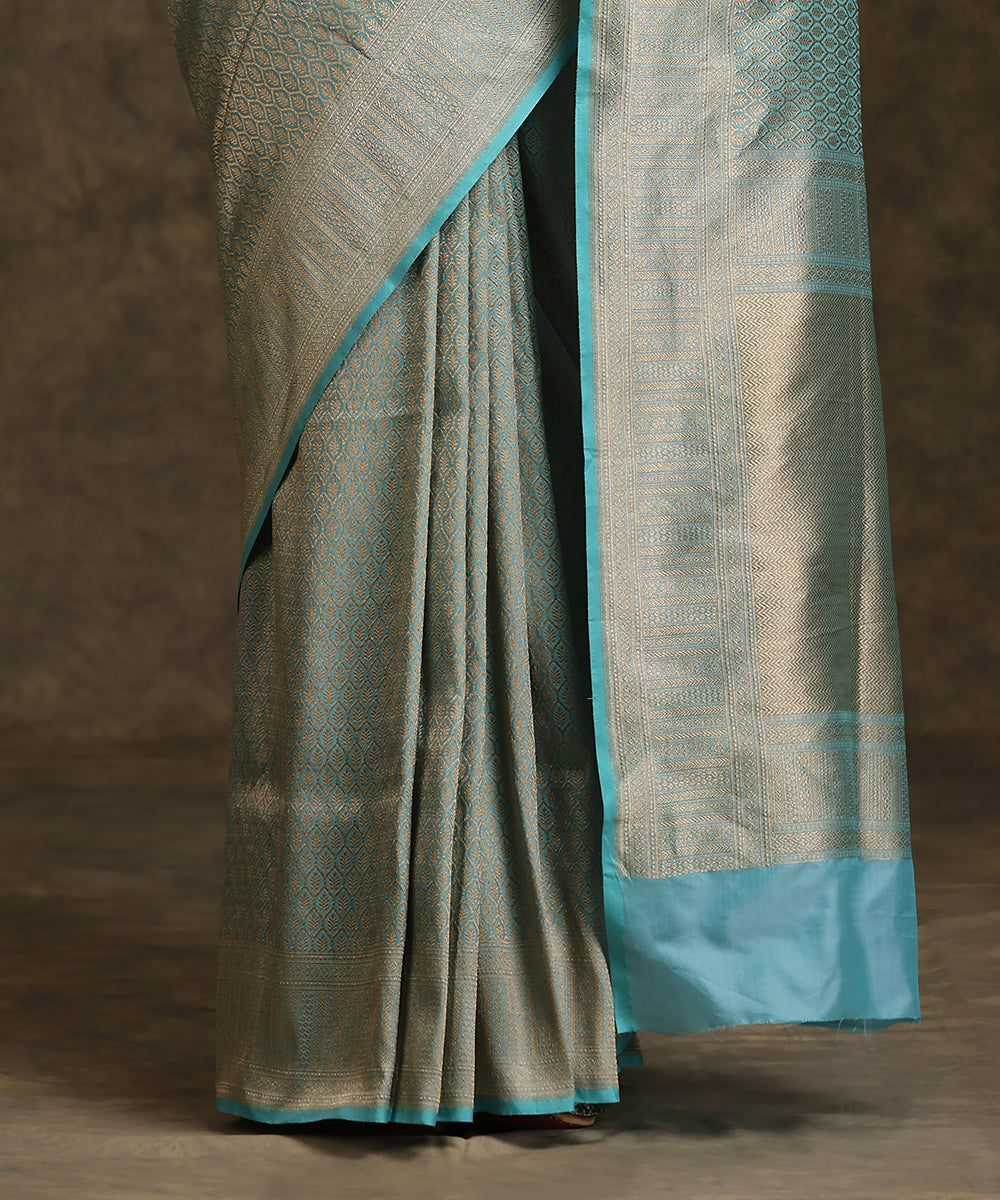 Powder_Blue_Handloom_Pure_Katan_Silk_Kimkhab_Banarasi_Saree_With_Silver_Zari_WeaverStory_04