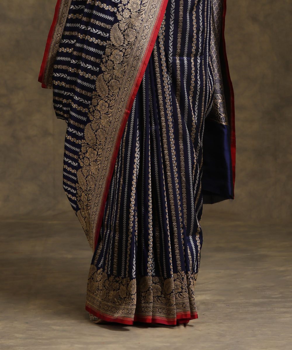 Navy_Blue_Handloom_Pure_Katan_Silk_Banarasi_Saree_With_Sona_Rupa_Stripes_And_Border_WeaverStory_04