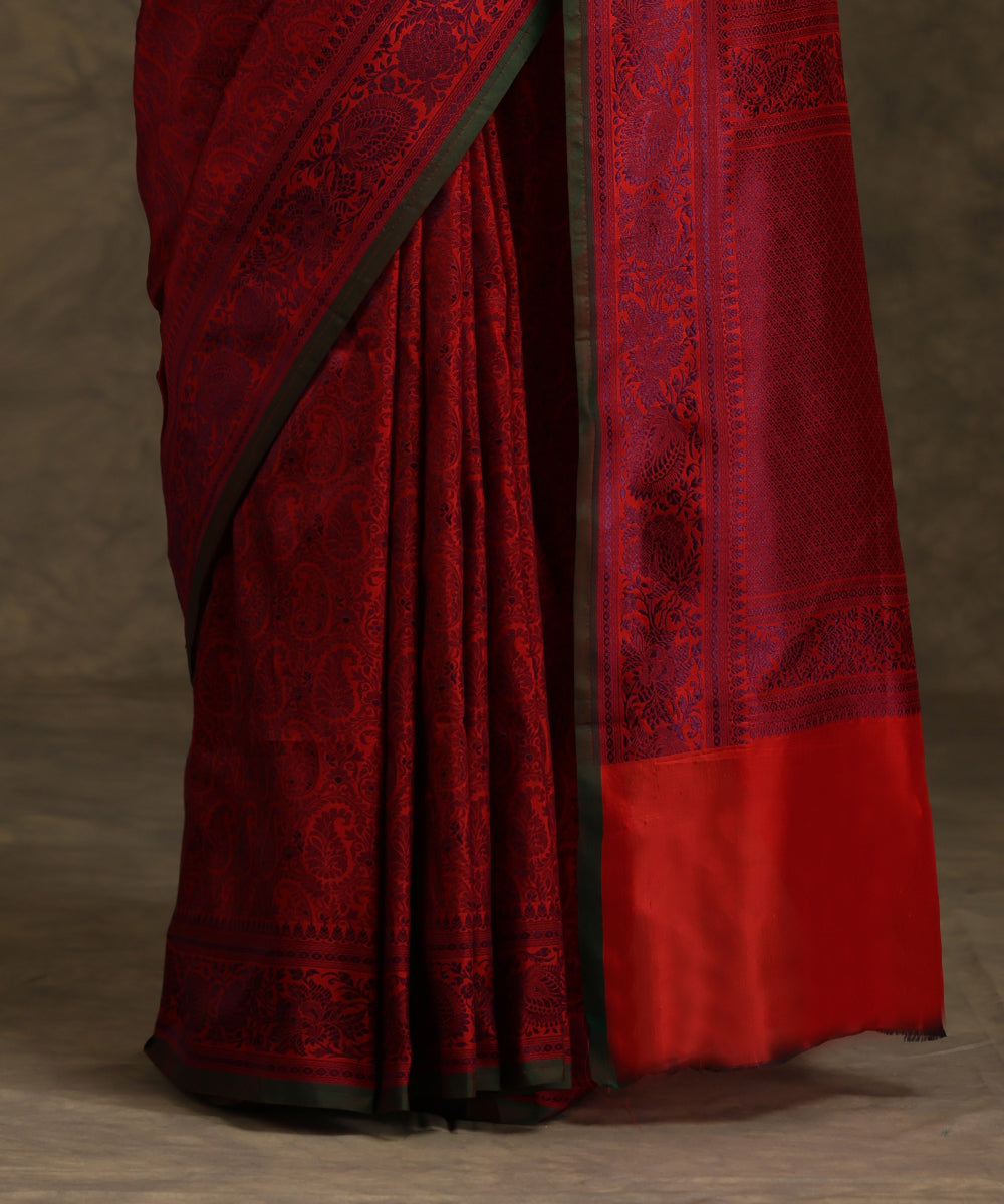 Red_Handloom_Pure_Katan_Silk_Tanchoi_Banarasi_Saree_With_Navy_Blue_Resham_Work_WeaverStory_04