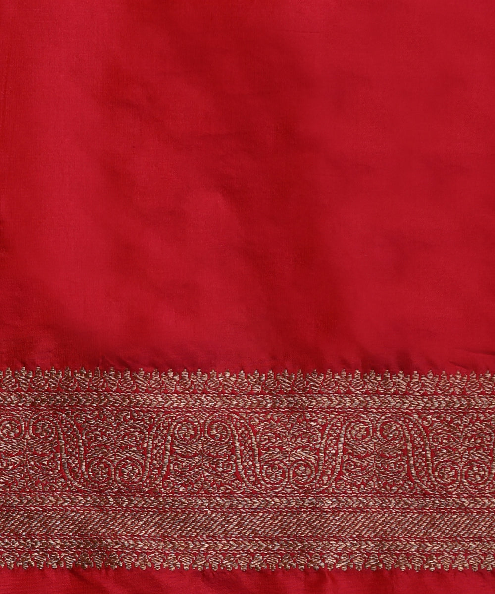 Red_Handloom_Pure_Katan_Silk_Tanchoi_Banarasi_Saree_With_Navy_Blue_Resham_Work_WeaverStory_05