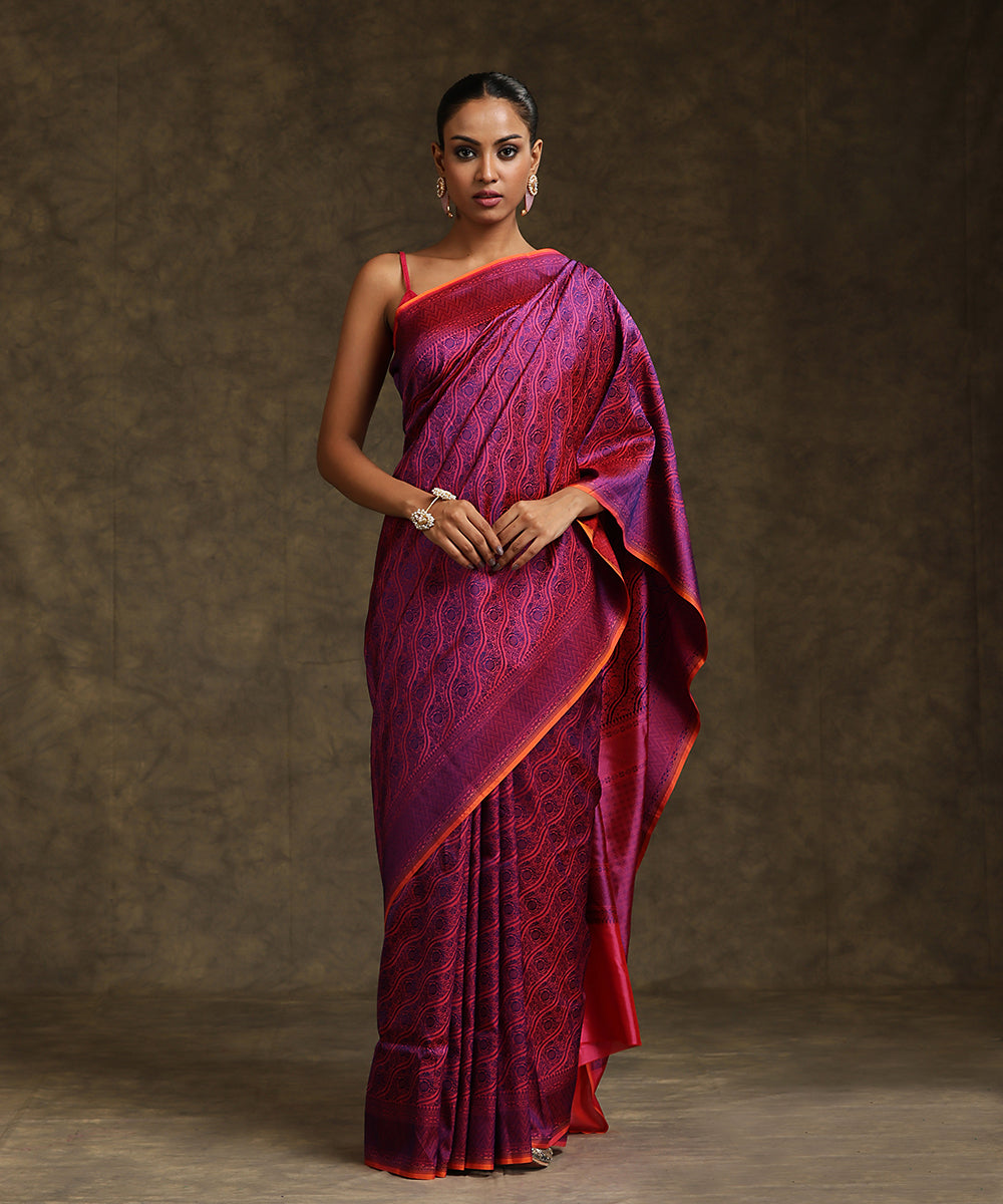 Handloom_Pink_And_Orange_Double_Shade_Pure_Katan_Silk_Tanchoi_Banarasi_Saree_With_Navy_Blue_Resham_Work_WeaverStory_02