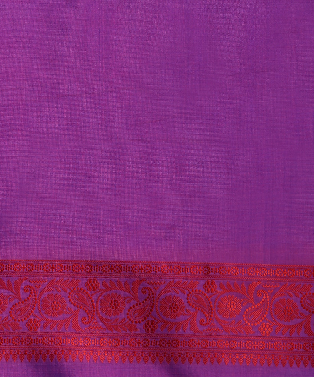 Voilet_Handloom_Double_Shade_Pure_Katan_Silk_Tanchoi_Banarasi_Saree_With_Red_Resham_Work_WeaverStory_05