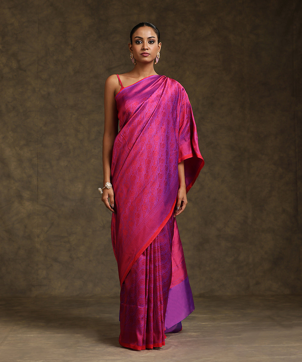 Voilet_Double_Shade_Handloom_Pure_Katan_Silk_Tanchoi_Banarasi_Saree_With_Red_Resham_Work_WeaverStory_02