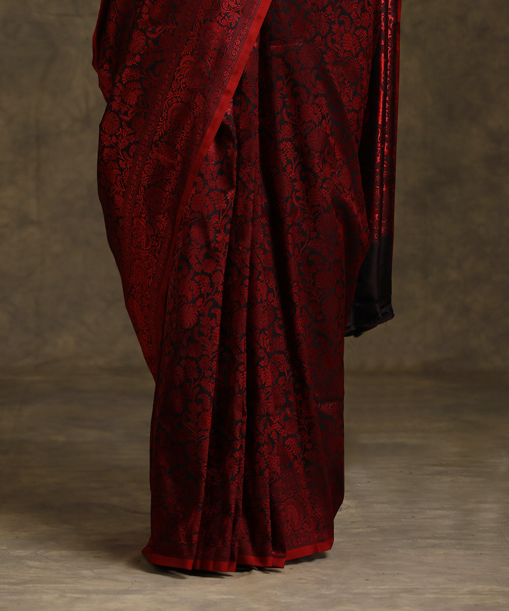 Handloom_Black_Pure_Katan_Silk_Tanchoi_Banarasi_Saree_With_Maroon_Resham_Work_WeaverStory_04