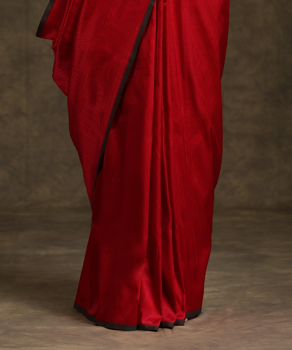 Magenta_Handloom_Pure_Katan_Silk_Tanchoi_Banarasi_Saree_With_Magenta_Resham_Work_WeaverStory_04