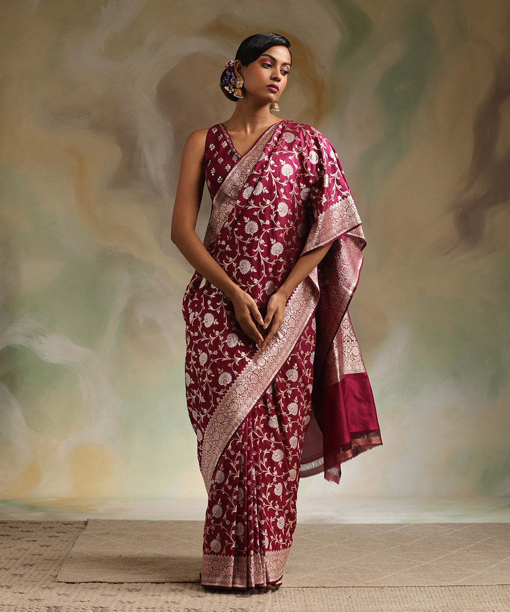 Plum_Handloom_Pure_Katan_Silk_Banarasi_Saree_With_All_Over_Sona_Rupa_Cutwork_Jaal_WeaverStory_02