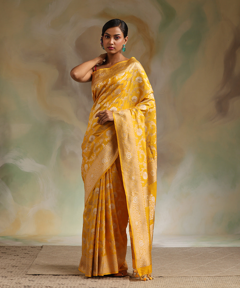 Handloom_Mustard_Pure_Katan_Silk_Banarasi_Saree_With_All_Over_Sona_Rupa_Cutwork_Jaal_WeaverStory_02