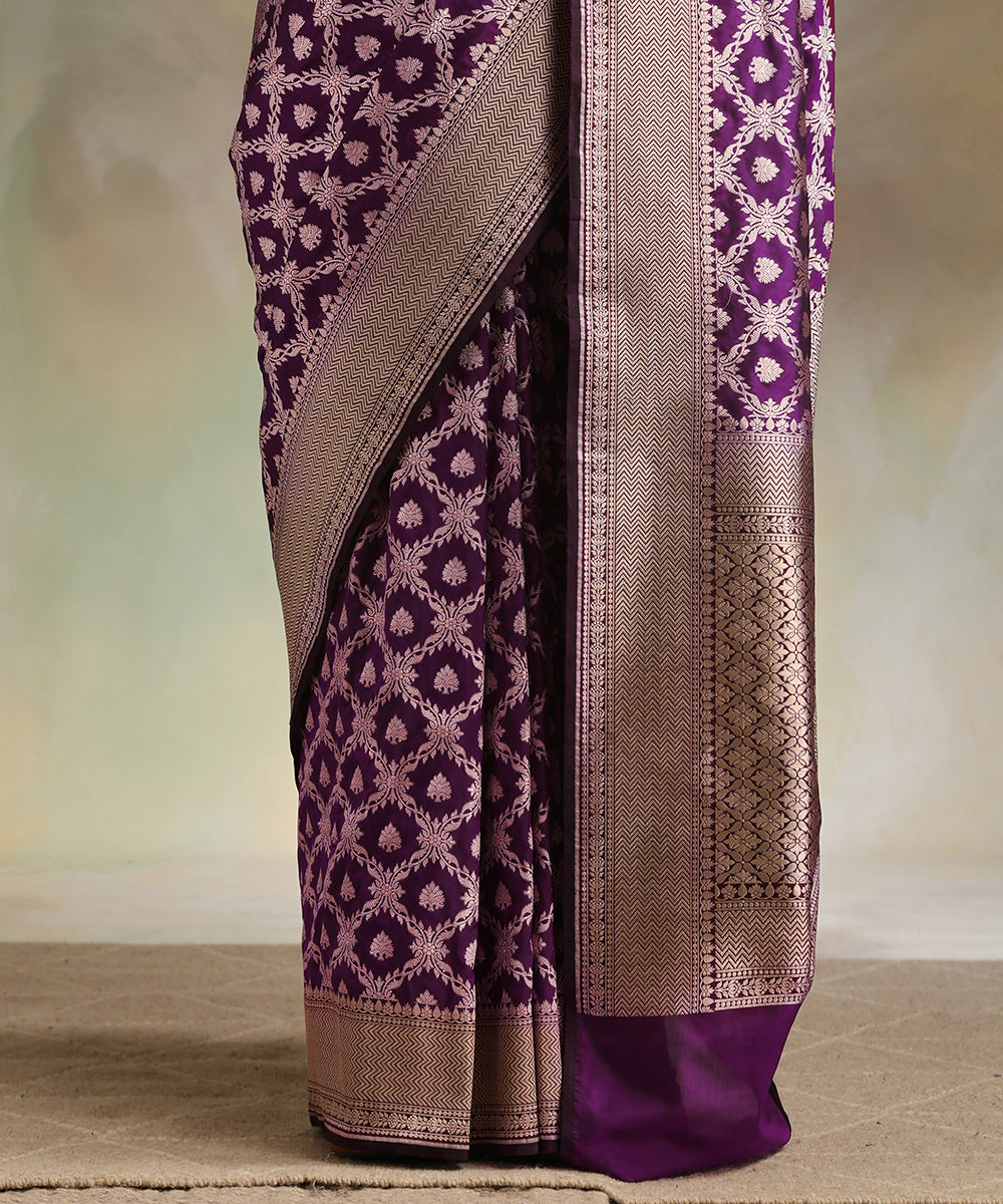 Purple_Handloom_Pure_Katan_Silk_Banarasi_Saree_With_Golden_Cutwork_Jaal_WeaverStory_04