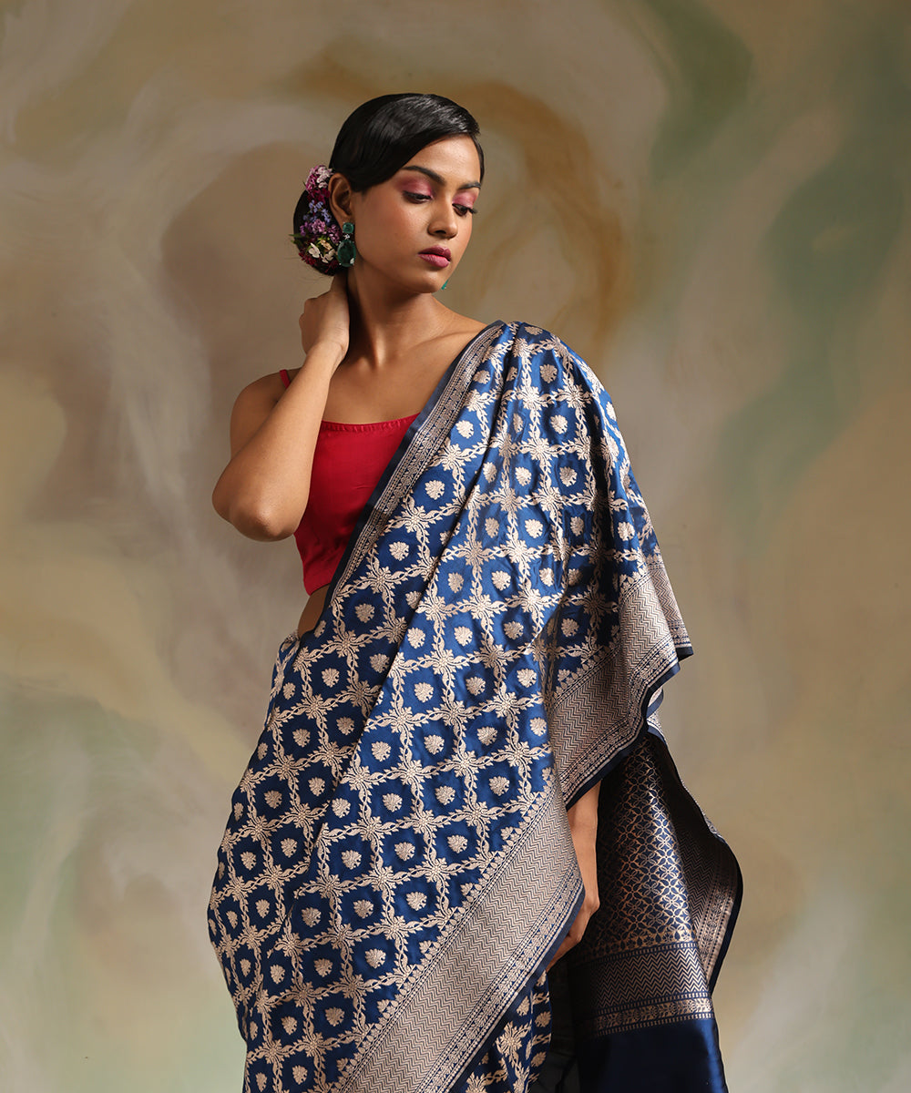 Handloom_Navy_Blue_Double_Shade_Pure_Katan_Silk_Banarasi_Saree_With_All_Over_Gold_Zari_WeaverStory_01