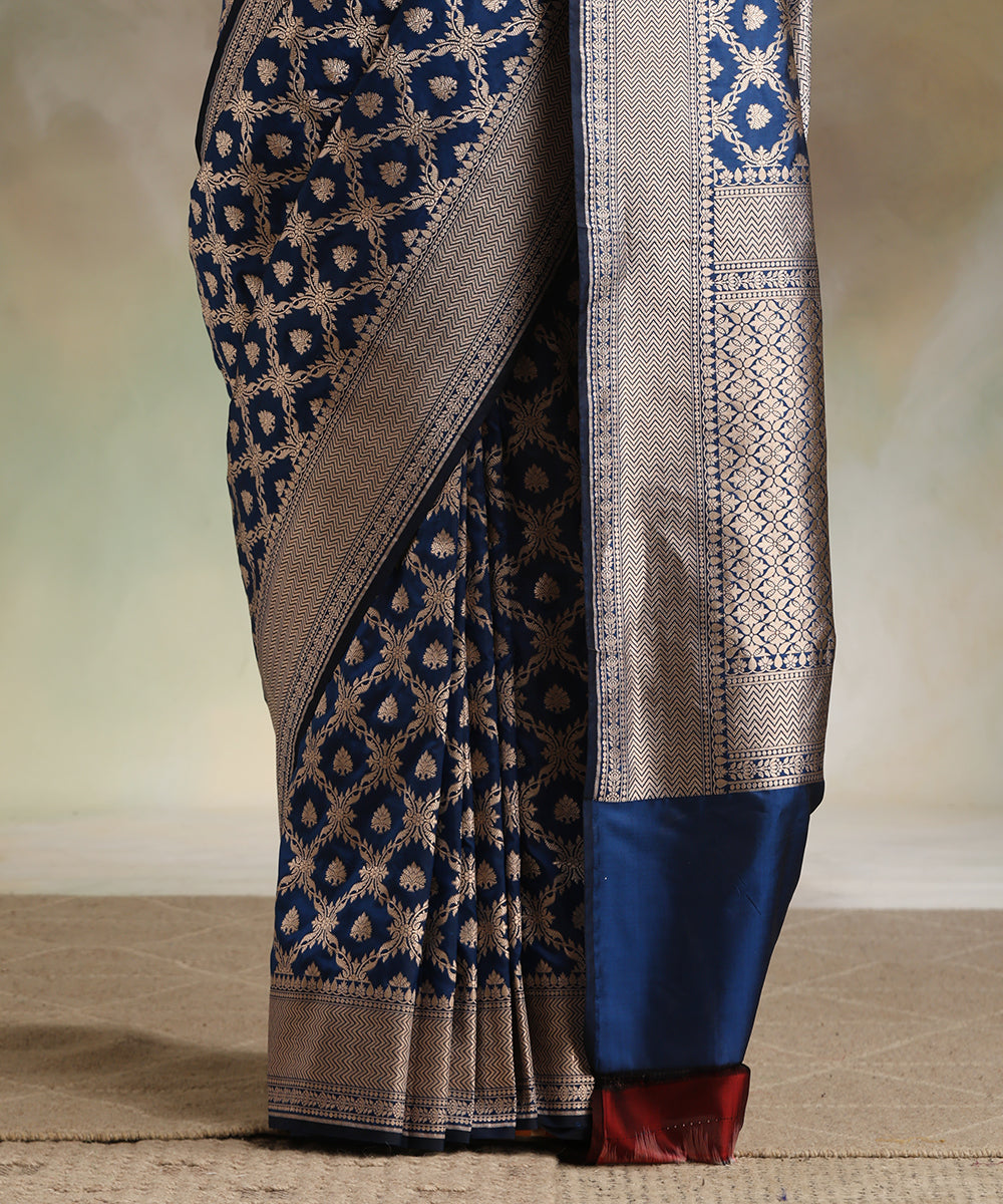 Handloom_Navy_Blue_Double_Shade_Pure_Katan_Silk_Banarasi_Saree_With_All_Over_Gold_Zari_WeaverStory_04