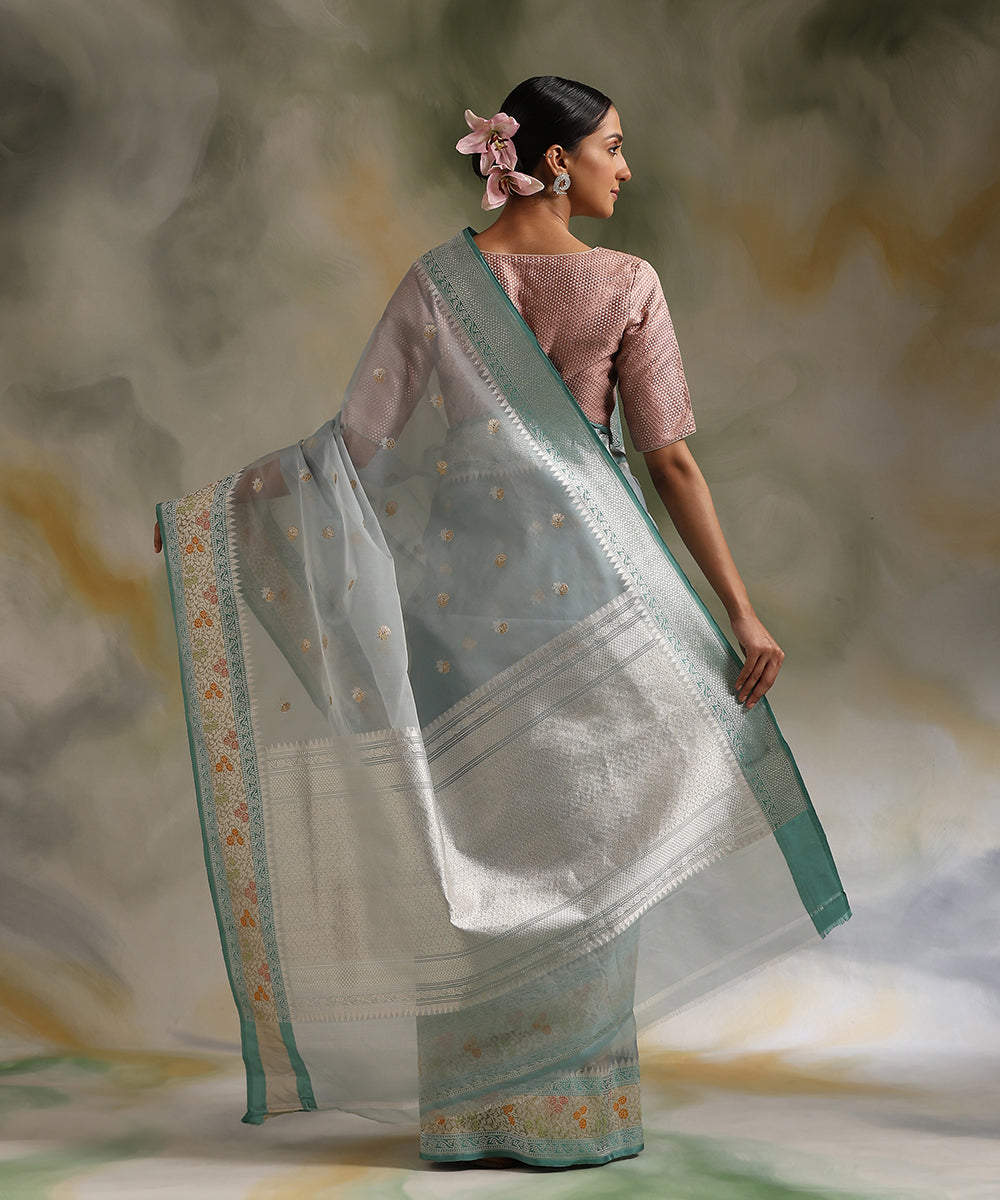 Handloom_Powder_Blue_Pure_Kora_Silk_Banarasi_Saree_With_Kadhwa_Weave_WeaverStory_03