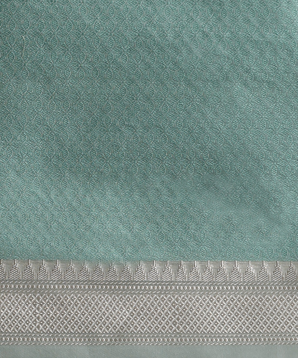 Handloom_Powder_Blue_Pure_Kora_Silk_Banarasi_Saree_With_Kadhwa_Weave_WeaverStory_05