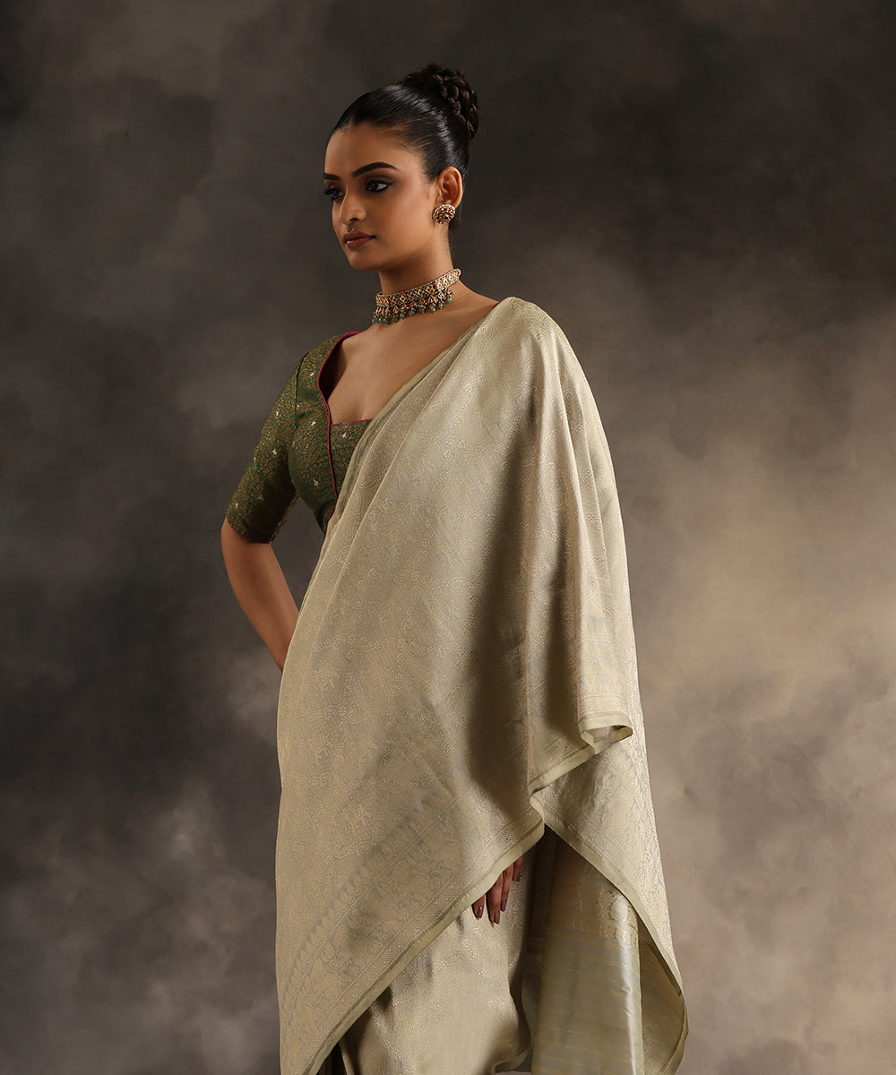 Powder_Green_Handloom_Pure_Katan_Silk_Shikargah_Banarasi_Saree_With_Elephant_Booti_WeaverStory_01