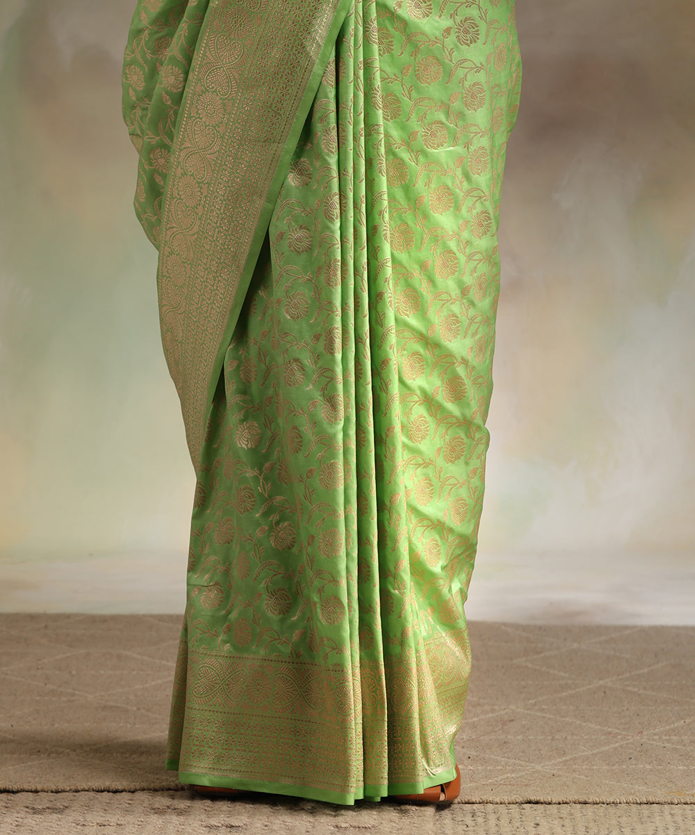 Parrot_Green_Handloom_Pure_Katan_Silk_Banarasi_Saree_With_Cutwork_Jaal_WeaverStory_04
