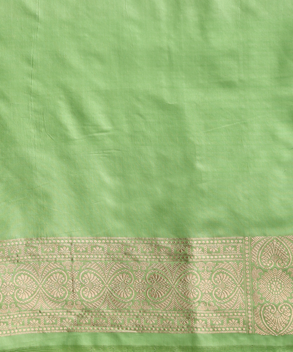 Parrot_Green_Handloom_Pure_Katan_Silk_Banarasi_Saree_With_Cutwork_Jaal_WeaverStory_05