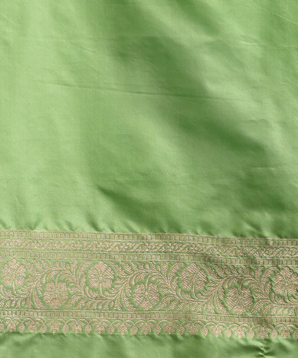 Parrot_Green_Handloom_Pure_Katan_Silk_Banarasi_Saree_With_Cutwork_Jaal_WeaverStory_05
