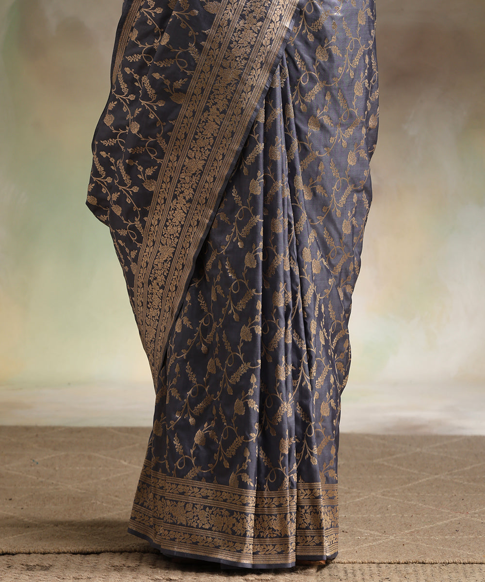 Pastel_Voilet_Handloom_Pure_Katan_Silk_Banarasi_Saree_With_Cutwork_Jaal_WeaverStory_04