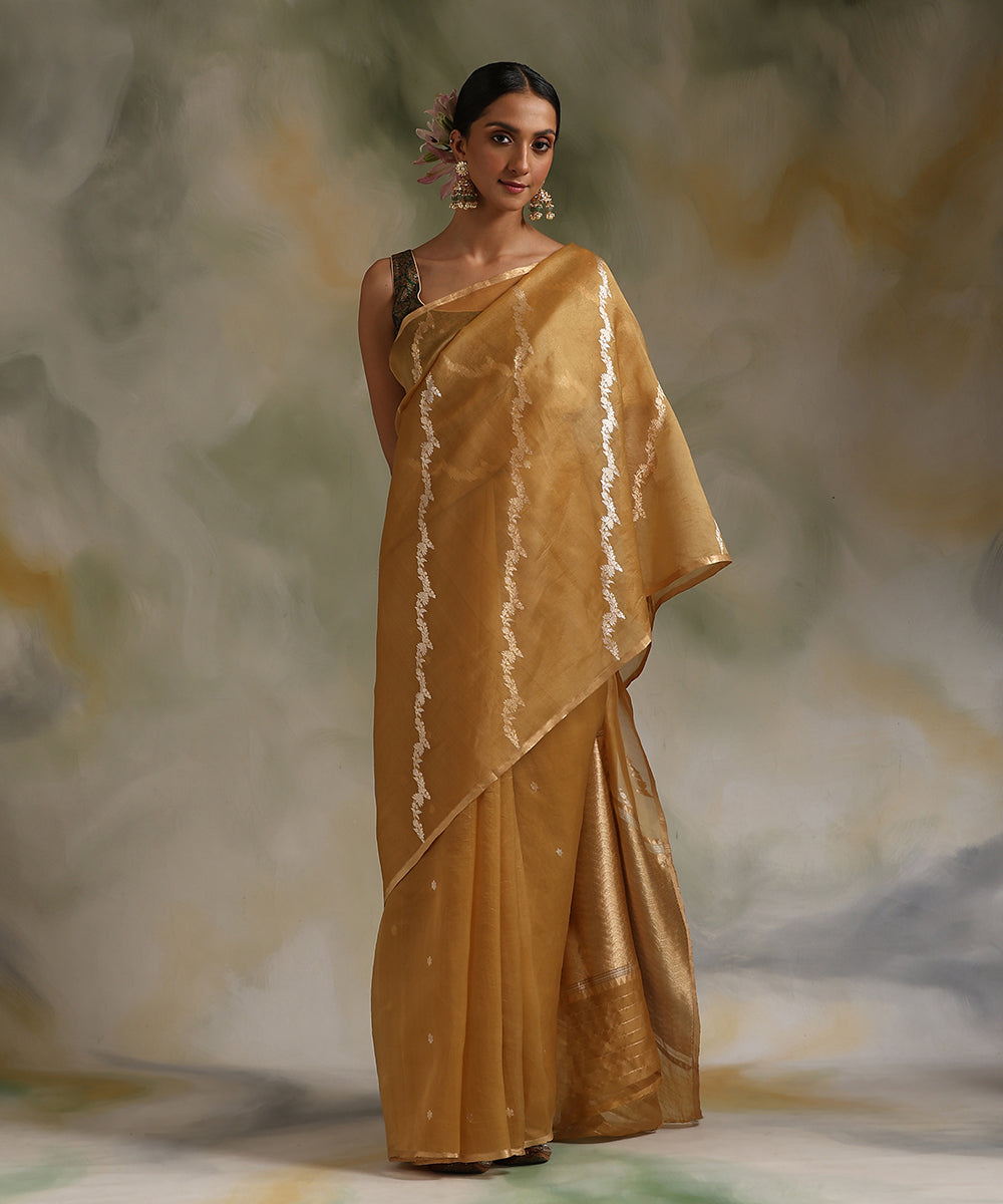 Handloom_Golden_Pure_Kora_Silk_Banarasi_Saree_With_Sona_Rupa_Aada_Jaal_WeaverStory_02
