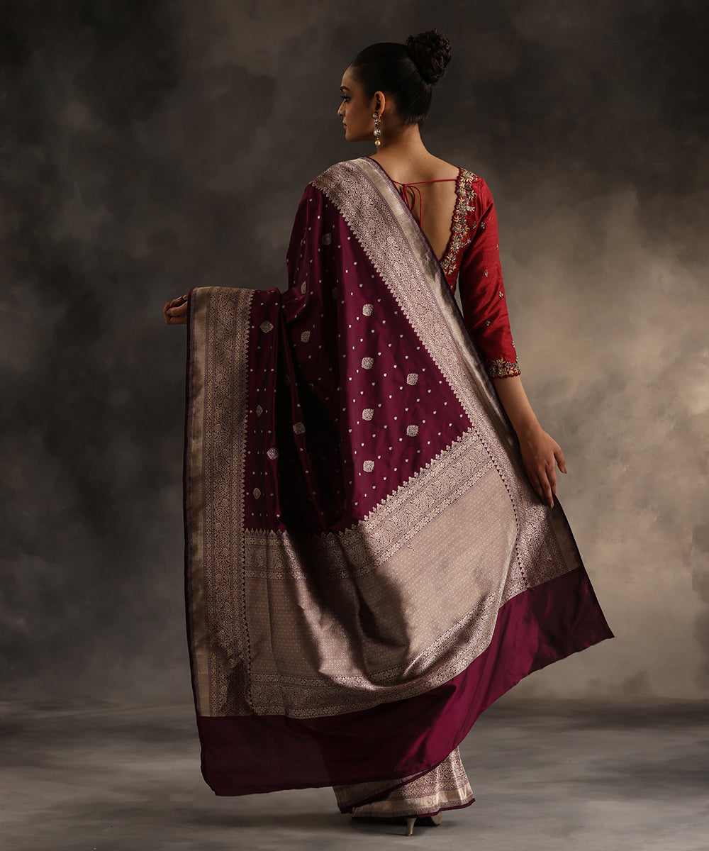 Handloom_Wine_Pure_Katan_Silk_Banarasi_Saree_With_Sona_Rupa_Kadhwa_Booti_WeaverStory_03