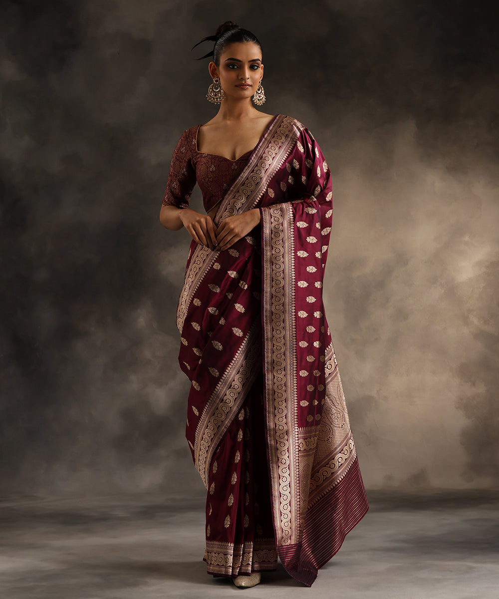 Dark_Plum_Double_Shade_Handloom_Pure_Katan_Silk_Banarasi_Saree_With_Booti_WeaverStory_02