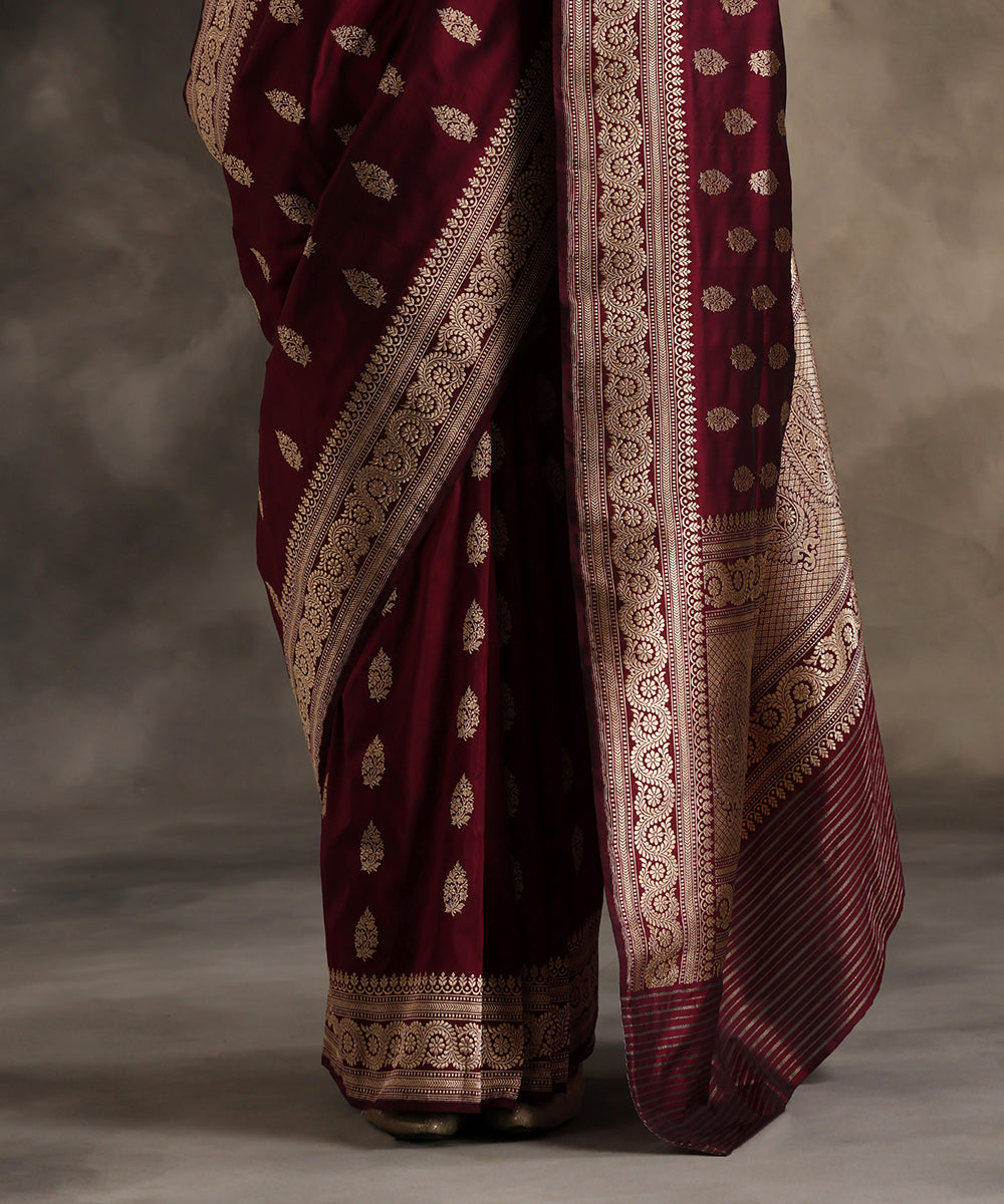 Dark_Plum_Double_Shade_Handloom_Pure_Katan_Silk_Banarasi_Saree_With_Booti_WeaverStory_04