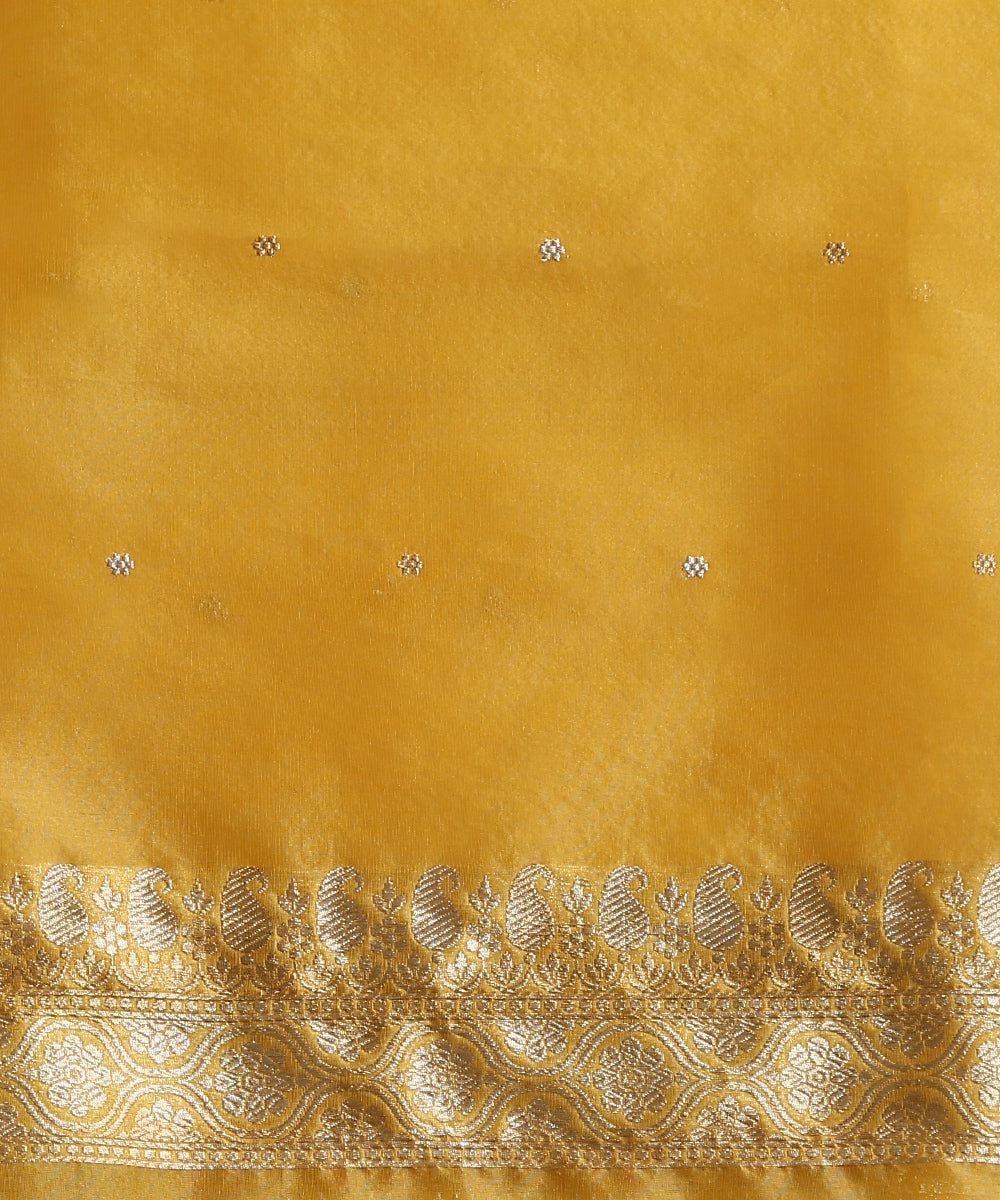 Yellow_Handloom_Pure_Kora_Silk_Banarasi_Saree_With_Sona_Rupa_Kadhwa_Booti_WeaverStory_05