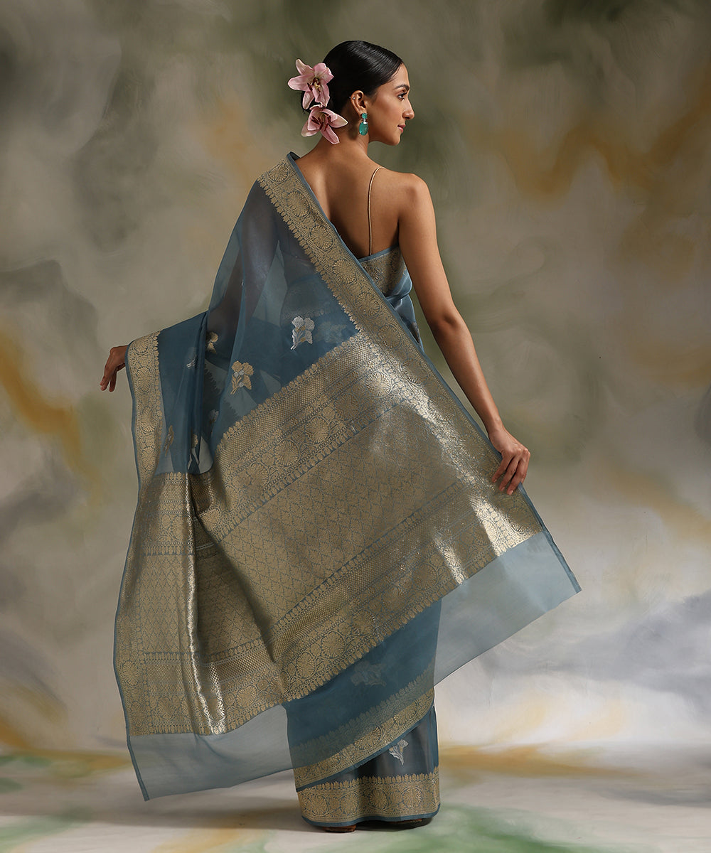 Handloom_Pastel_Blue_Pure_Kora_Silk_Banarasi_Saree_With_Hibiscus_Booti_WeaverStory_03