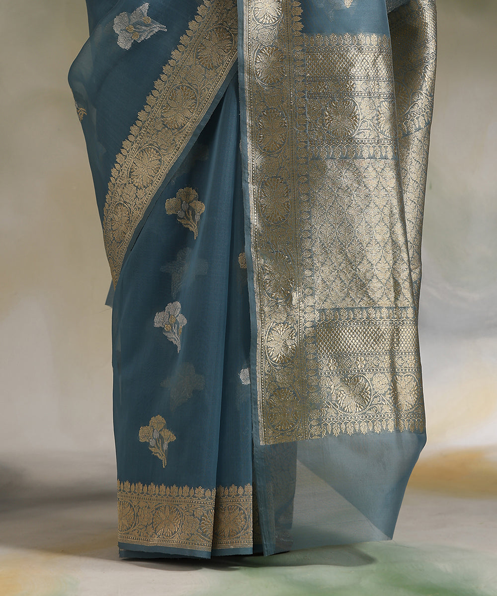 Handloom_Pastel_Blue_Pure_Kora_Silk_Banarasi_Saree_With_Hibiscus_Booti_WeaverStory_04