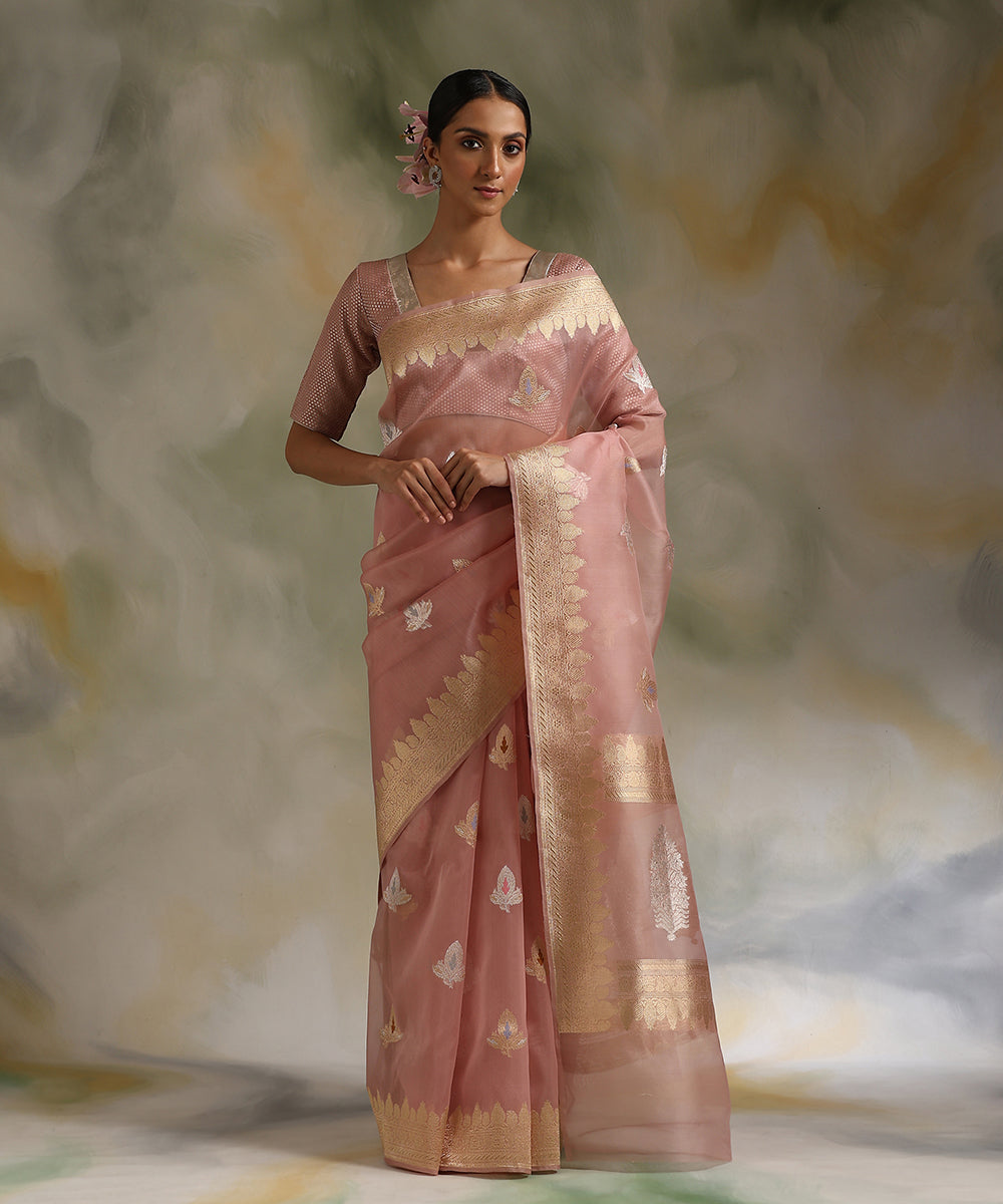 Baby_Pink_Handloom_Pure_Kora_Silk_Banarasi_Saree_With_Sona_Rupa_Kadhwa_Booti_WeaverStory_02