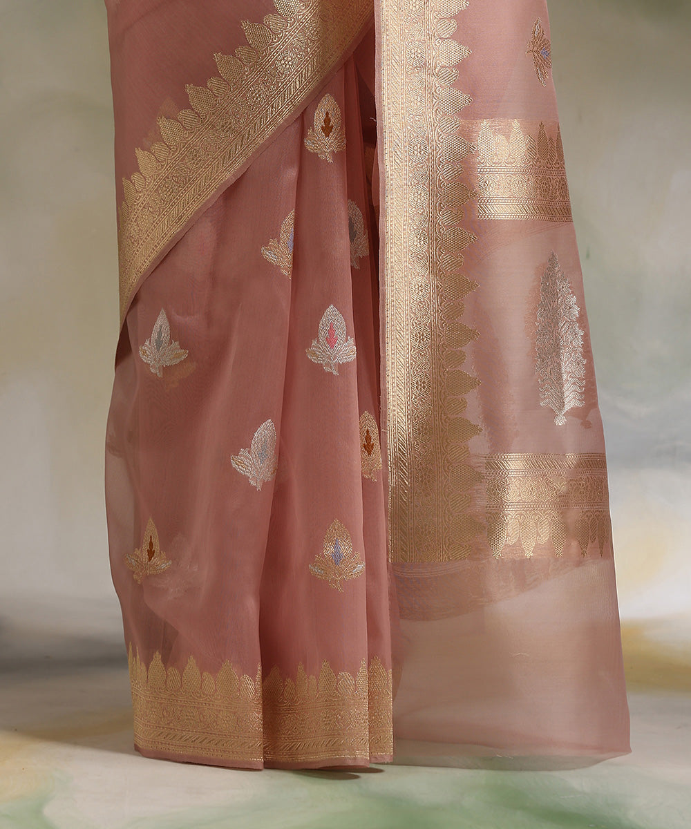 Baby_Pink_Handloom_Pure_Kora_Silk_Banarasi_Saree_With_Sona_Rupa_Kadhwa_Booti_WeaverStory_04
