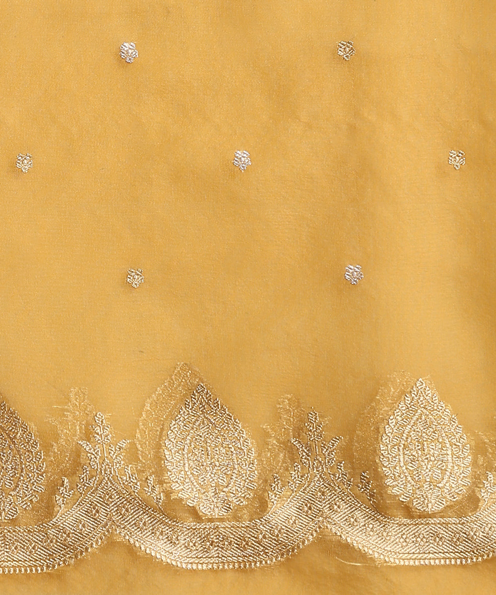 Handloom_Mustard_Pure_Kora_Silk_Banarasi_Saree_With_Sona_Rupa_Booti_WeaverStory_05
