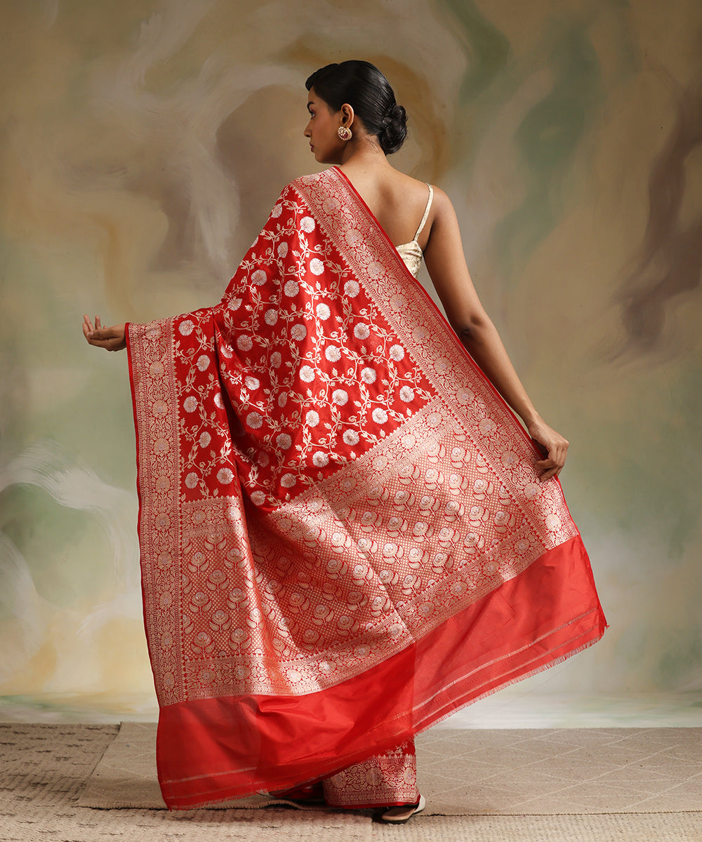 Handloom_Red_Pure_Katan_Silk_Banarasi_Saree_With_Sona_Rupa_Cutwork_Jaal_WeaverStory_03