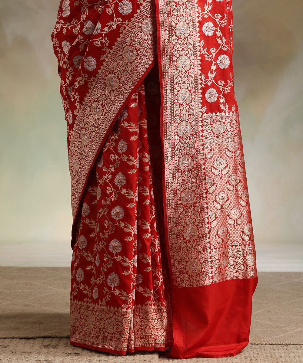 Handloom_Red_Pure_Katan_Silk_Banarasi_Saree_With_Sona_Rupa_Cutwork_Jaal_WeaverStory_04