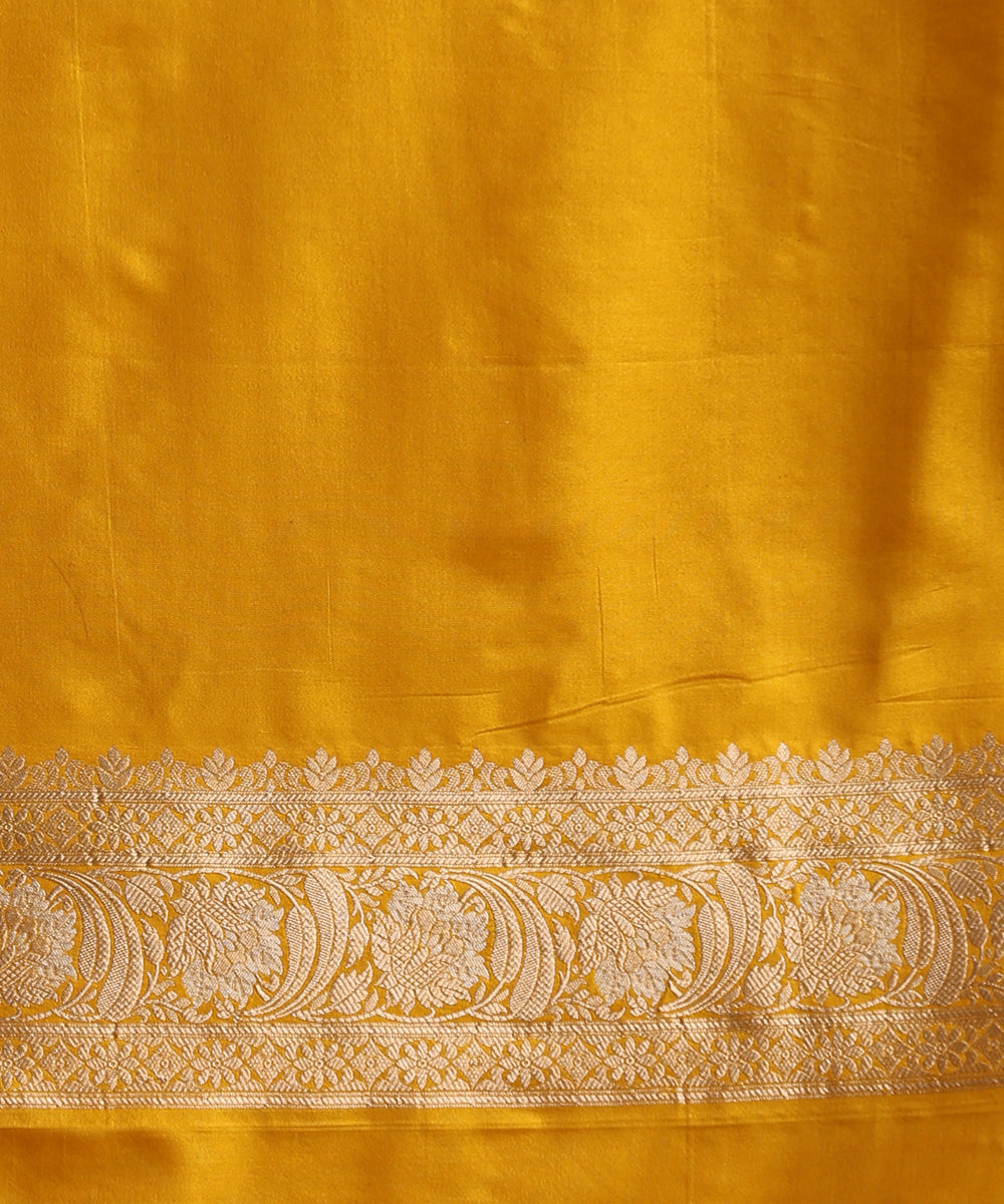 Handloom_Mustard_Pure_Katan_Silk_Banarasi_Saree_With_Sona_Rupa_Cutwork_Jaal_WeaverStory_05