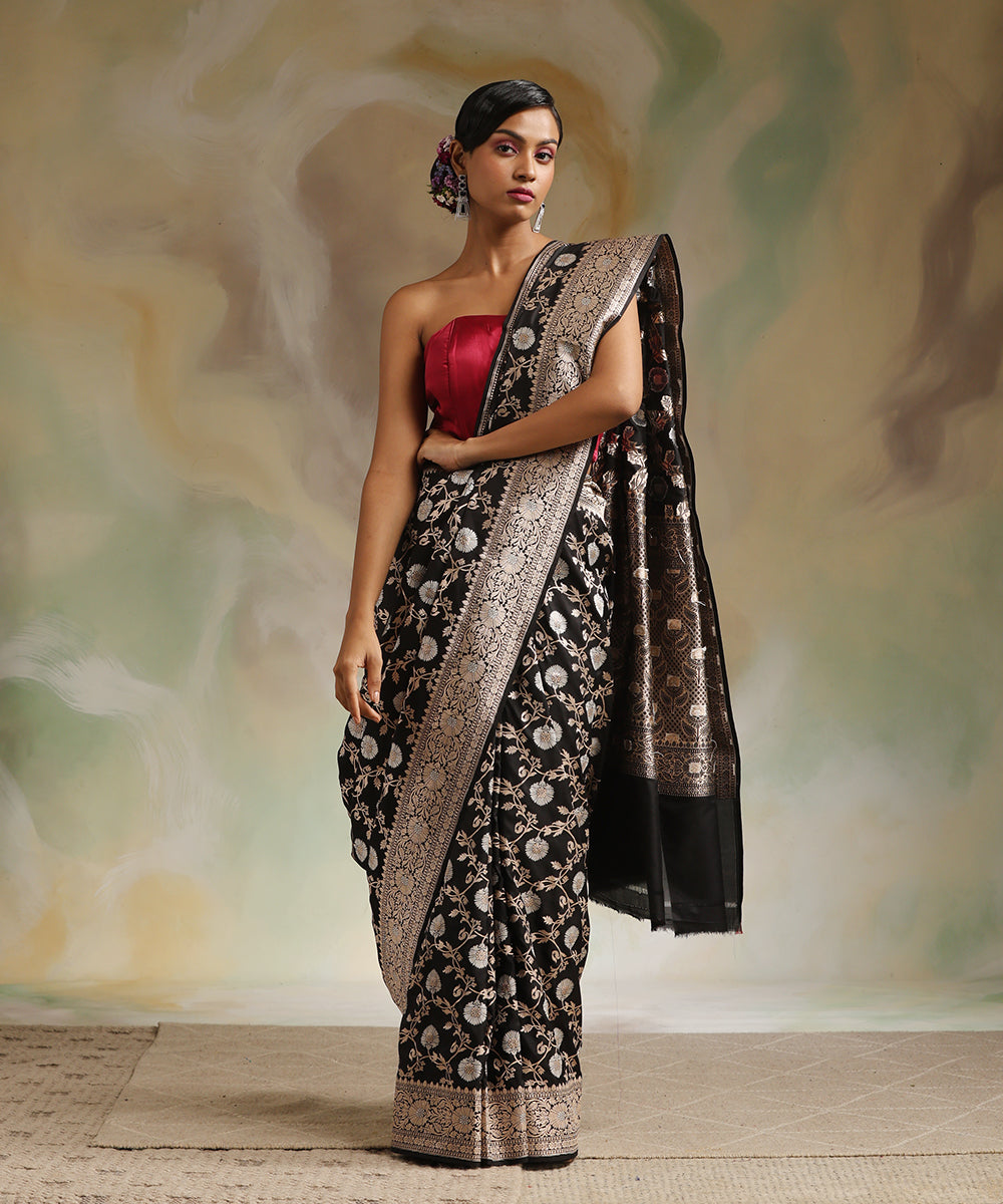 Handloom_Black_Pure_Katan_Silk_Banarasi_Saree_With_Sona_Rupa_Cutwork_Jaal_WeaverStory_02