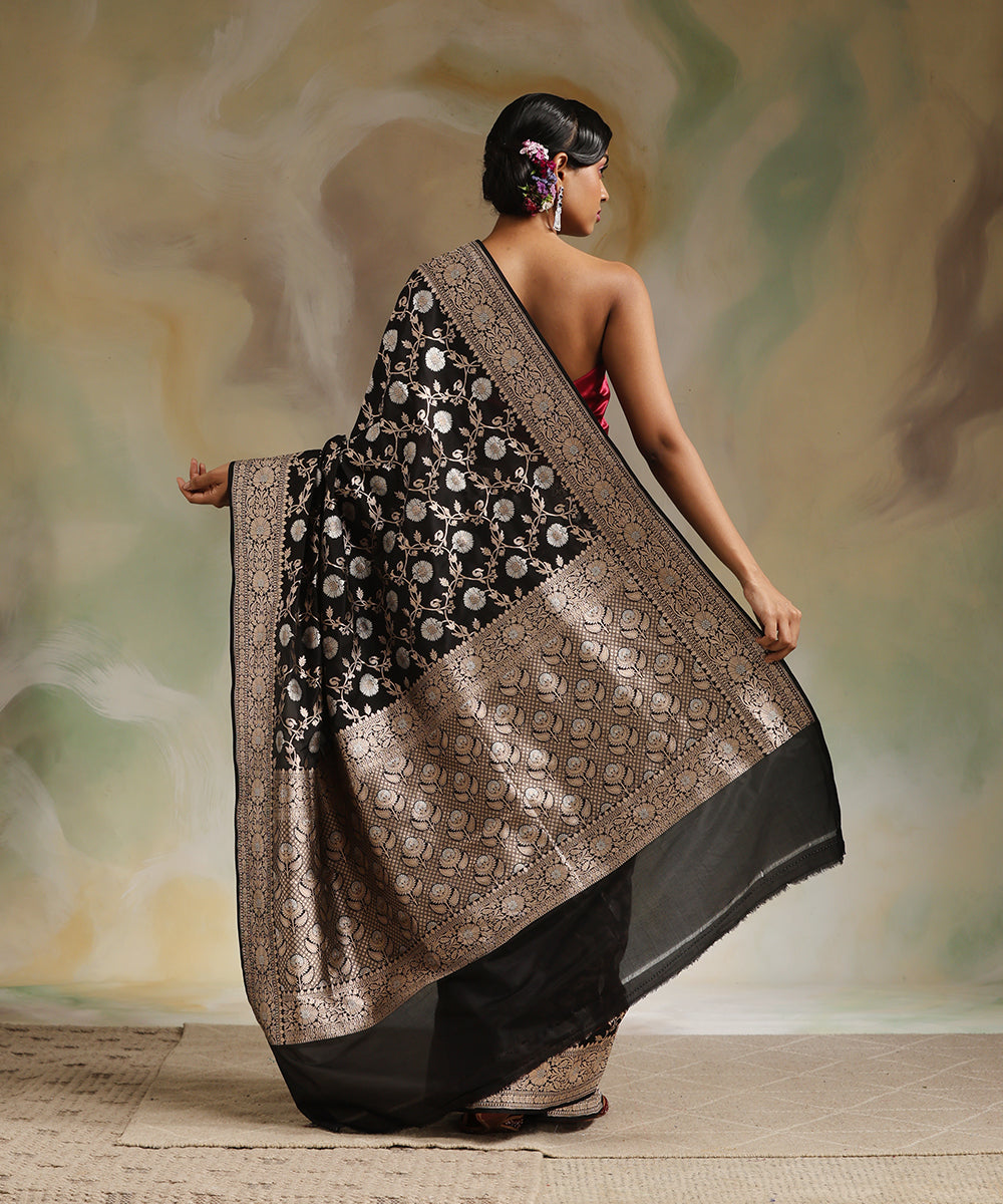 Handloom_Black_Pure_Katan_Silk_Banarasi_Saree_With_Sona_Rupa_Cutwork_Jaal_WeaverStory_03