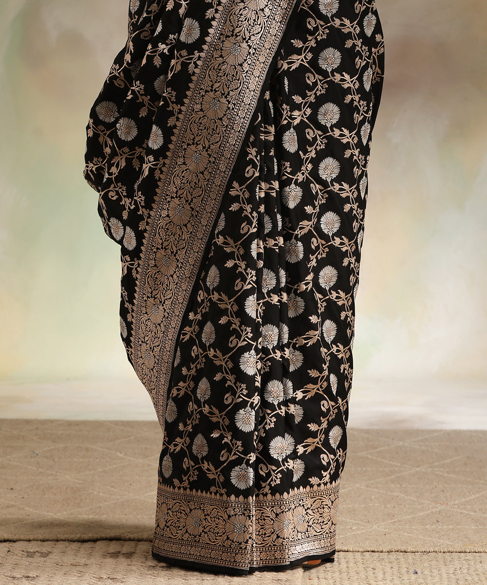 Handloom_Black_Pure_Katan_Silk_Banarasi_Saree_With_Sona_Rupa_Cutwork_Jaal_WeaverStory_04