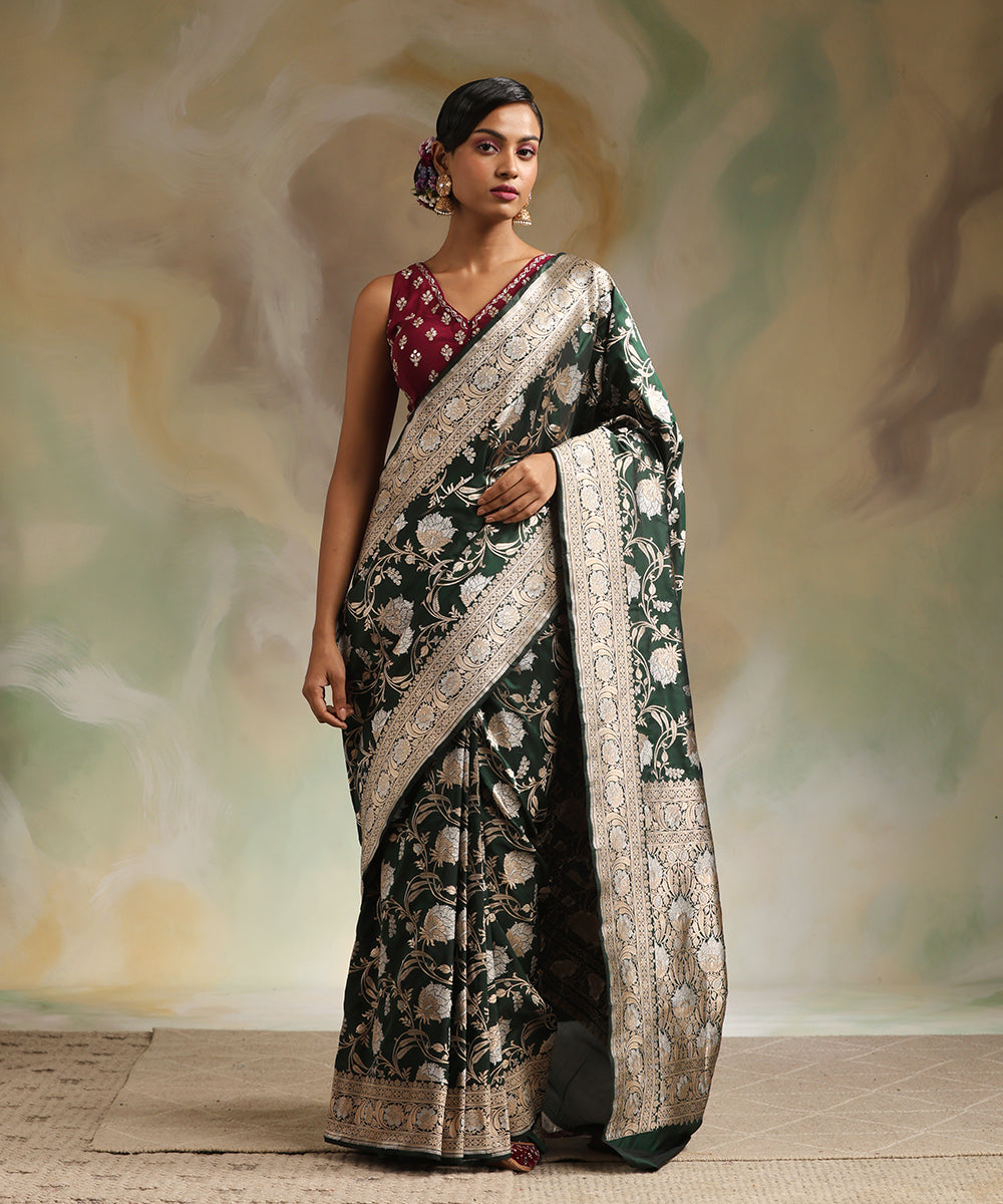 Handloom_Dark_Green_Double_Shade_Pure_Katan_Silk_Banarasi_Saree_With_Sona_Rupa_Cutwork_Jaal_WeaverStory_02