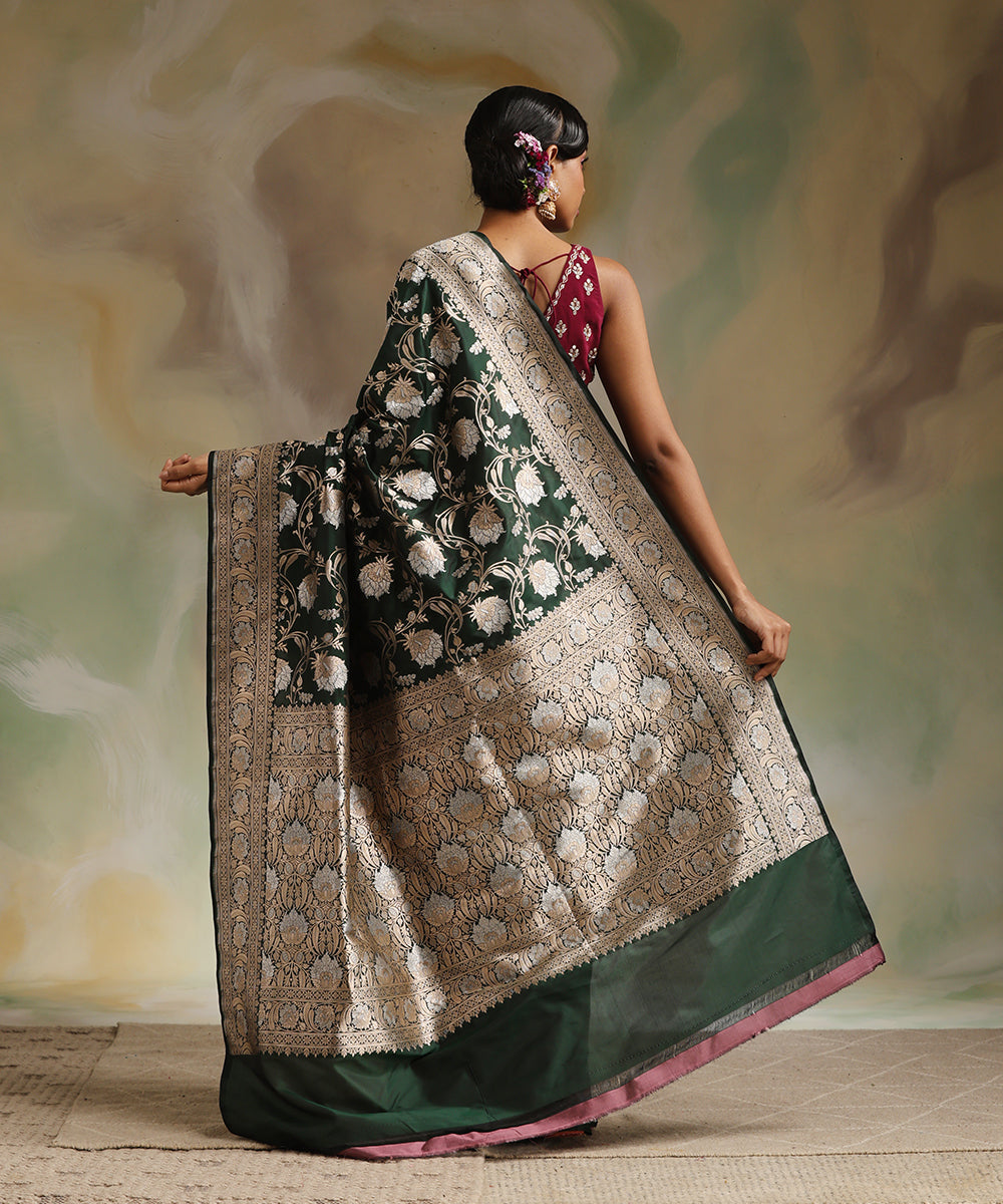 Handloom_Dark_Green_Double_Shade_Pure_Katan_Silk_Banarasi_Saree_With_Sona_Rupa_Cutwork_Jaal_WeaverStory_03