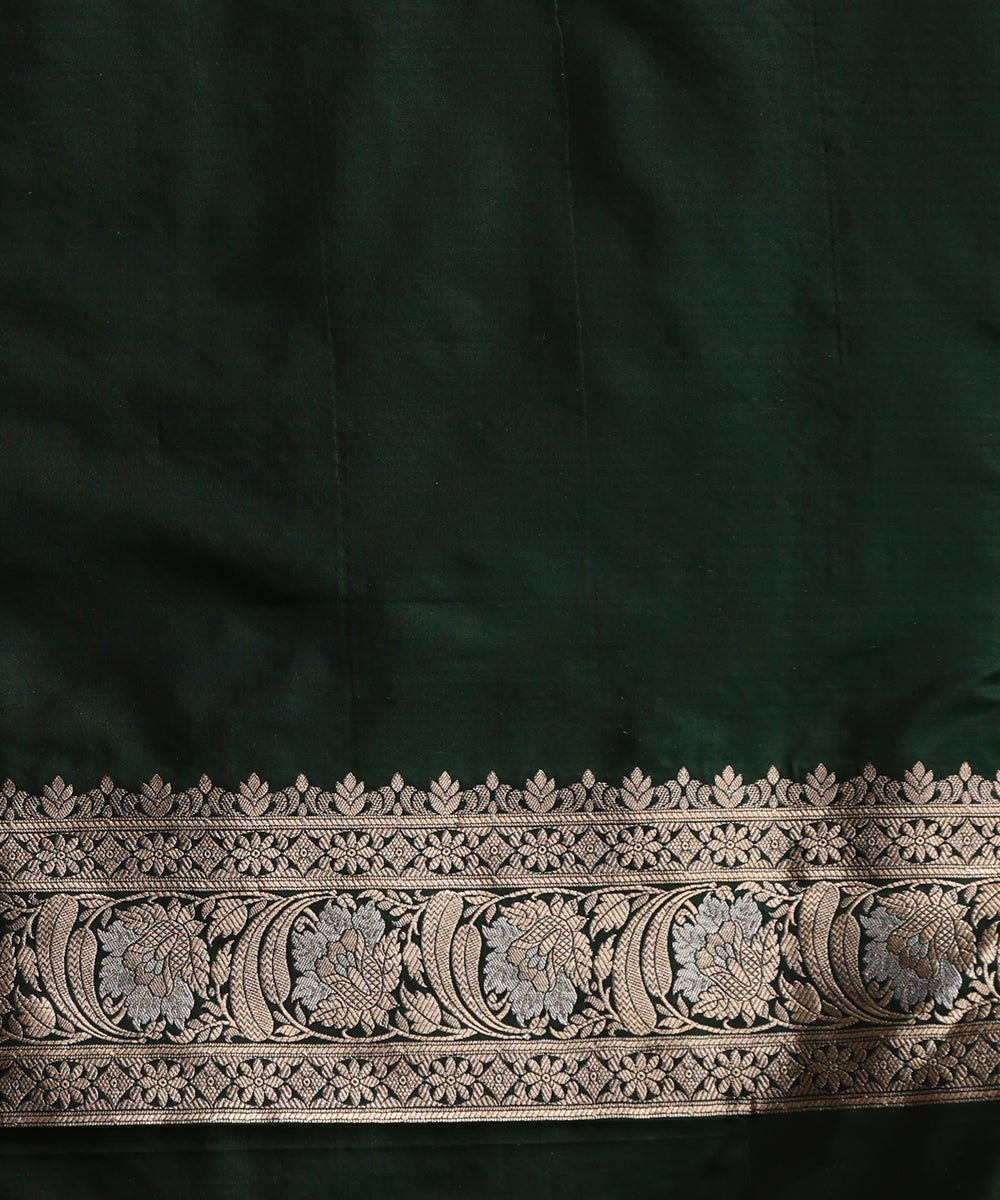 Handloom_Dark_Green_Double_Shade_Pure_Katan_Silk_Banarasi_Saree_With_Sona_Rupa_Cutwork_Jaal_WeaverStory_05