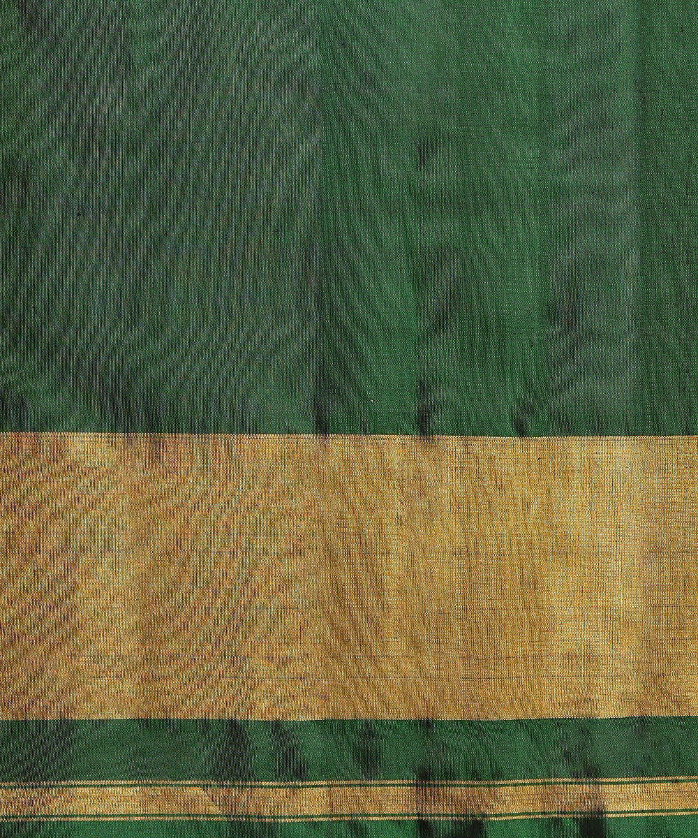 Handloom_Green_And_Mustard_Pure_Mulberry_Silk_Ikat_Patola_Saree_WeaverStory_05