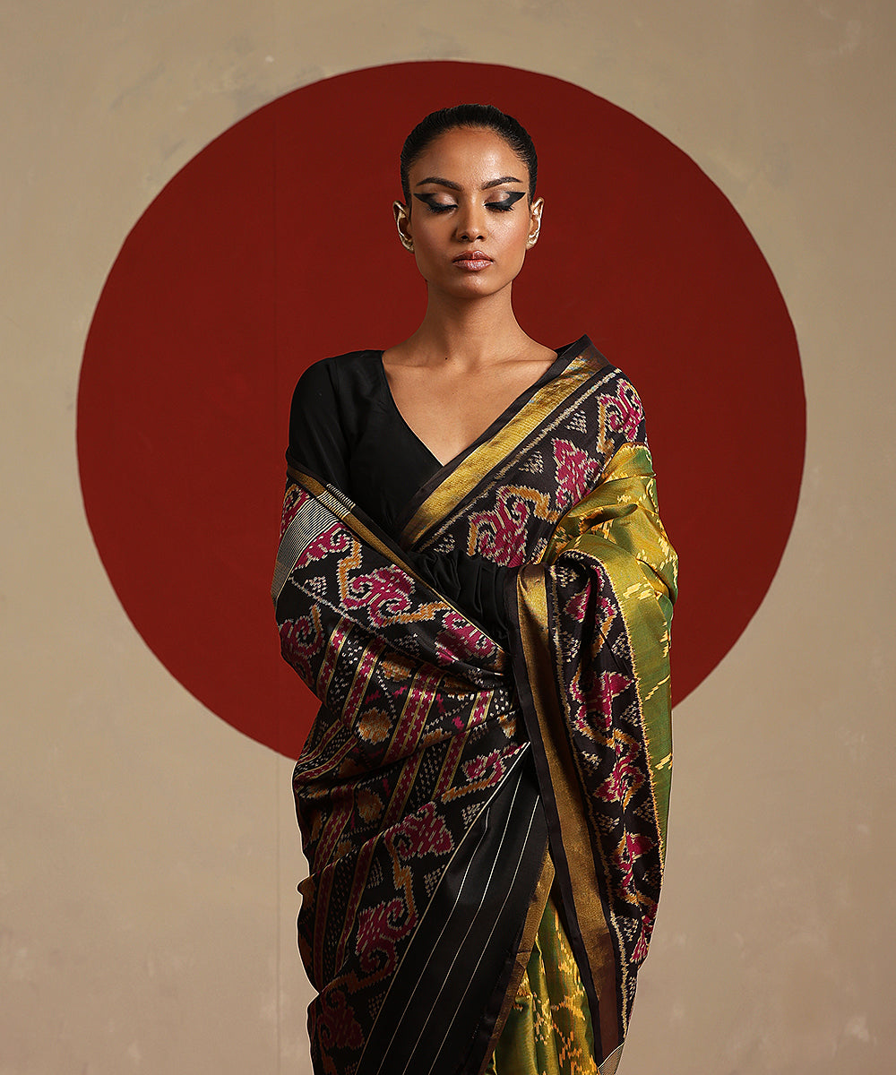 Mustard_And_Black_Double_Shade_Pure_Mulberry_Silk_Single_Ikat_Patola_Saree_WeaverStory_01