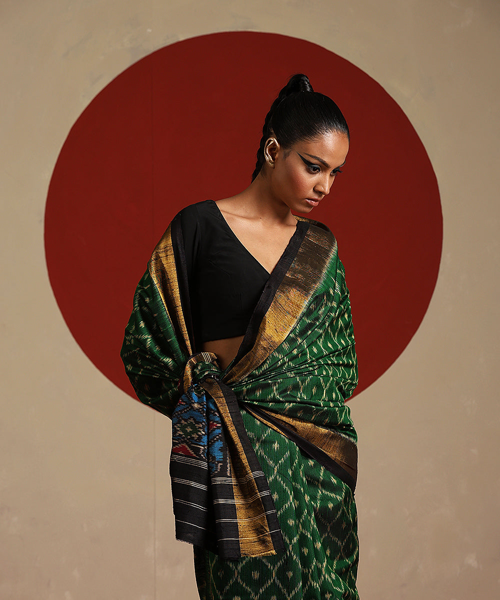 Green_And_Black_Handloom_Pure_Raw_Silk_Ikat_Patola_Saree_With_Tissue_Border_WeaverStory_01